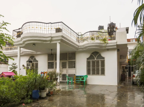 OYO 70438 Hotel R V Palace