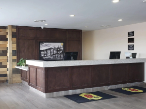 Super 8 by Wyndham Spruce Grove