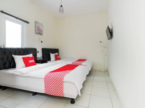 House Of Mahira Syariah Mitra by RedDoorz