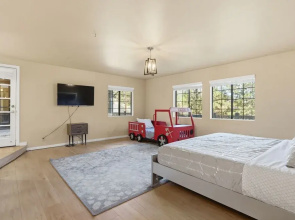 Spacious Mountain Getaway Game Room & Gazebo 5 Bedroom Villa