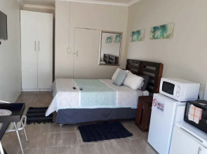 8 Soenie Avenue Self Catering