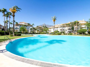 Banús Suite Dama de Noche Apartment