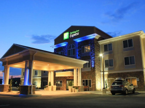 Holiday Inn Express & Suites Belle Vernon by IHG