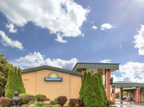 Days Inn by Wyndham Black Bear