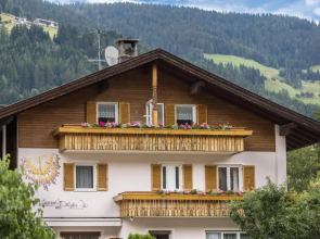 Apt Hofer Monika