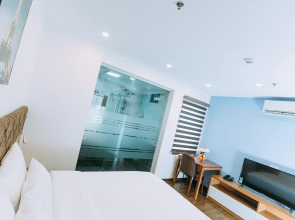 Queenie Hotel