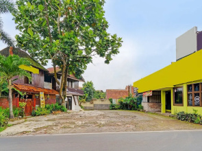 Super OYO Capital O 91810 Hotel Balebat 2