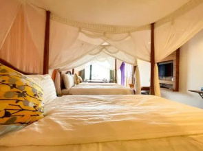 8 Villa Resort