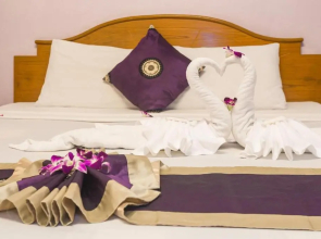 "room in Guest Room - Guesthouse Belvedere - Central Bedroom Near Patong Beach and Restaurant"
