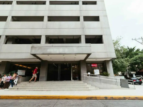 RedDoorz @ TJMG by Bel Air Polaris Makati