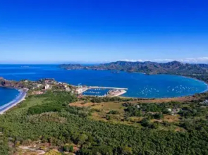 Beachfront Luxury condo with 2 swimming pool