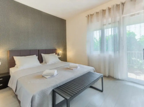 Majestic Kastel Stari Apartment With Terrace