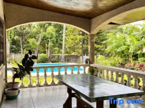 Exclusive Beachfront Vacation House with Pool