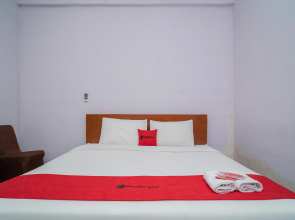 RedDoorz Plus Syariah @ Lotus Hotel Bojonegoro