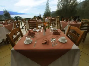 Hotel Niagara Parapat