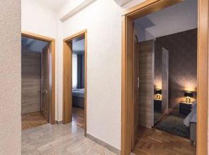 Laufer Apartment
