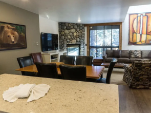 3132 Aspen Grove
