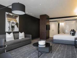 The Capital 15 on Orange Hotel & Spa