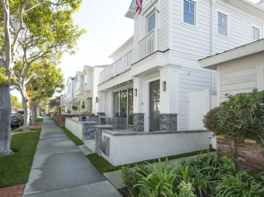 1505 E Ocean 4 Bedroom Home