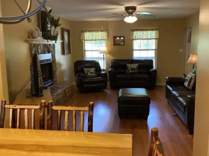 Creek View Cabin - 3 Br Cabin