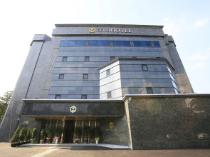 Gold Hotel
