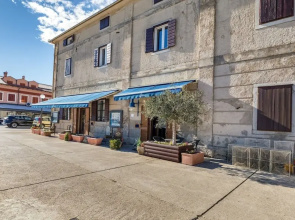 Apartment in Cres Near Old Town & Beach
