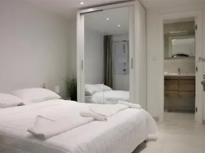 City Center Chic Apartments