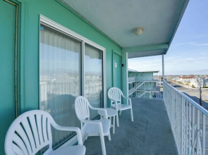 Updated Oceanside Condo - 5 Miles to Cape May!