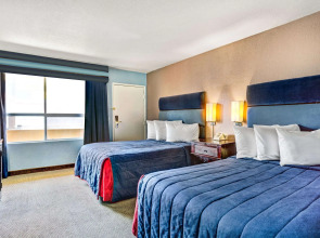 Travelodge Center Strip