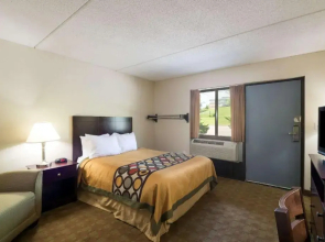 Super 8 White River Junction