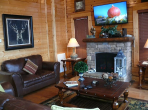On Eagle's Wings - 2 Br cabin by RedAwning