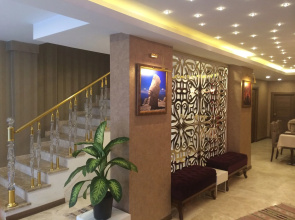 Golden Rain Hotel Old City
