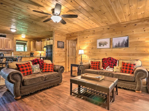 Cabin w/ Deck + Fireplace < 3 Mi to Dollywood!