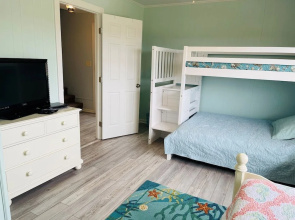 Turtley Paradise West 3 Bedroom Home by RedAwning