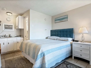Beachfront Bliss Cozy Studio!