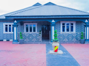 3 Bedrooms house for Short let Holiday Apartments