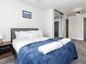 Seven Stays Residences Slough - Luxury Apartments
