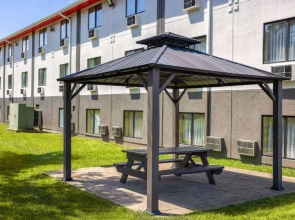 Super 8 St. Clairsville OH/Wheeling WV Area