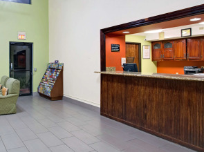 Super 8 by Wyndham Clearwater/St. Petersburg Airport