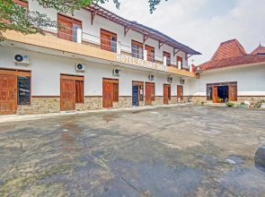 Hotel Pajang Indah by OYO Rooms