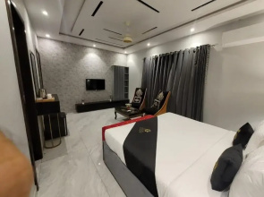 Palm Tree Hotel & Luxury Suites