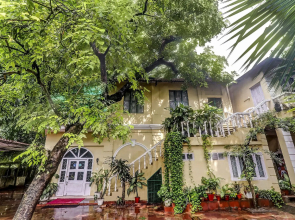 OYO 82551 Lukerganj Villa
