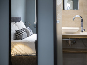 Quentin Zoo hotel