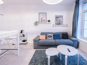 Urban Calm - Bright & Modern Stay