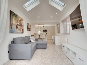 Week2Week Wonderful Coastal Cottage with Garden