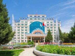 Mystic Lake Grand Hotel