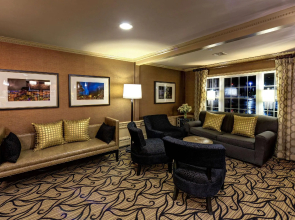 Port Inn and Suites Portsmouth, an Ascend Collection Hotel