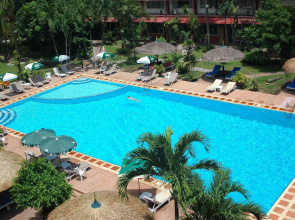 Basaya Beach Hotel & Resort