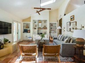 Le n by Avantstay Private Breathtaking Character Cottage w Pool Hot Tub