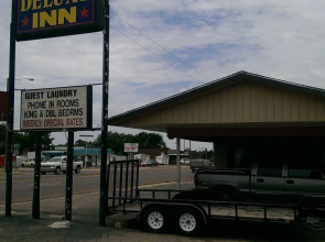 Deluxe Inn